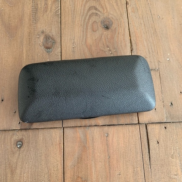 Balenciaga sunglasses case - Picture 2 of 3